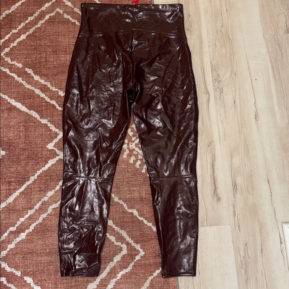 Spanx Faux Patent Leather Leggings – 1X - Picture 9 of 9